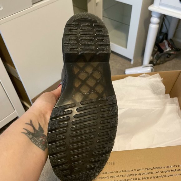 nib dr martens pascal flower black boots 23315001 hyrdo leather US womens 8 - Picture 4 of 6